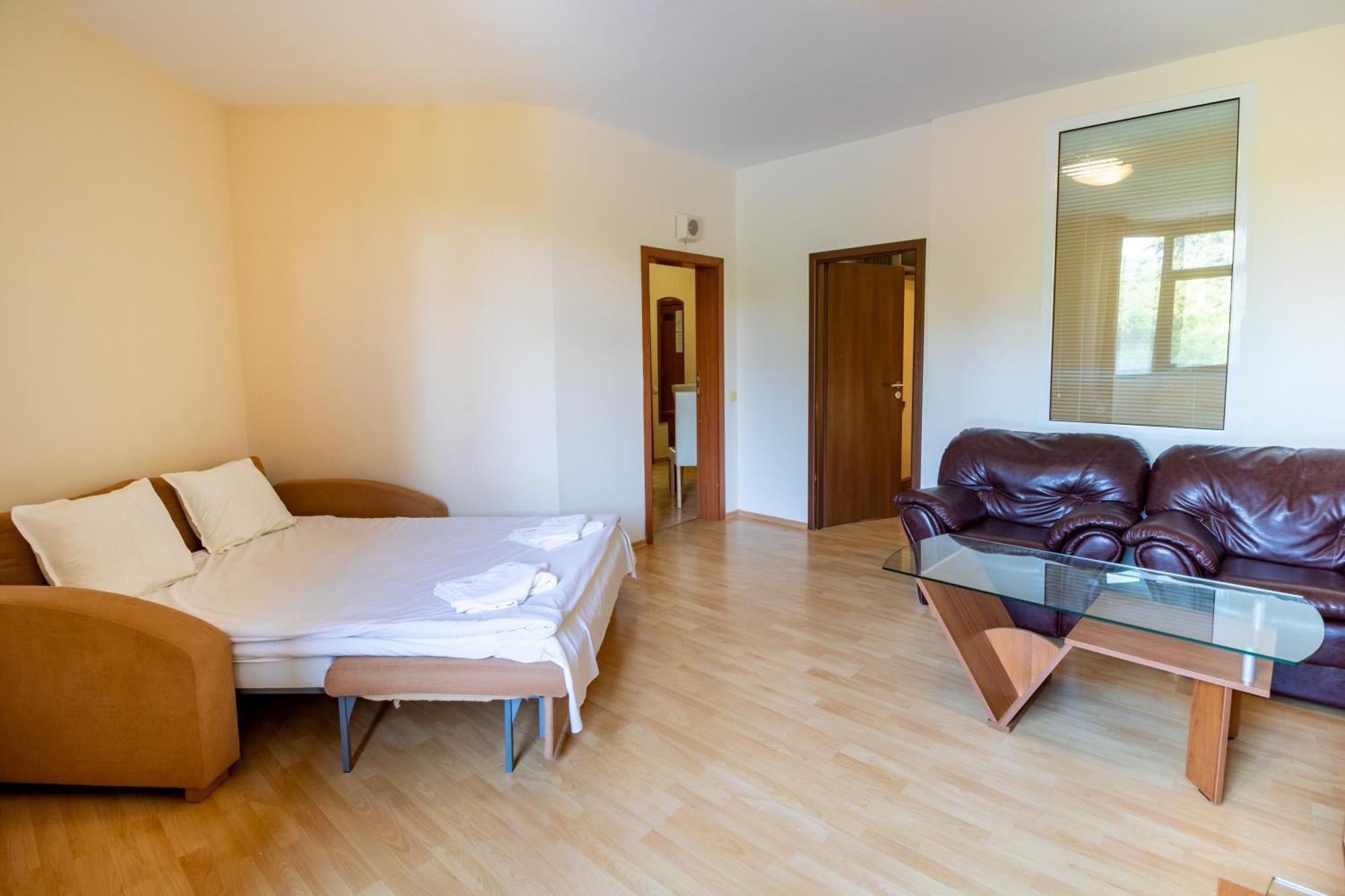 Charming One Bed Apartment 423 In Main Flora Building โบโรเวทส์ ภายนอก รูปภาพ