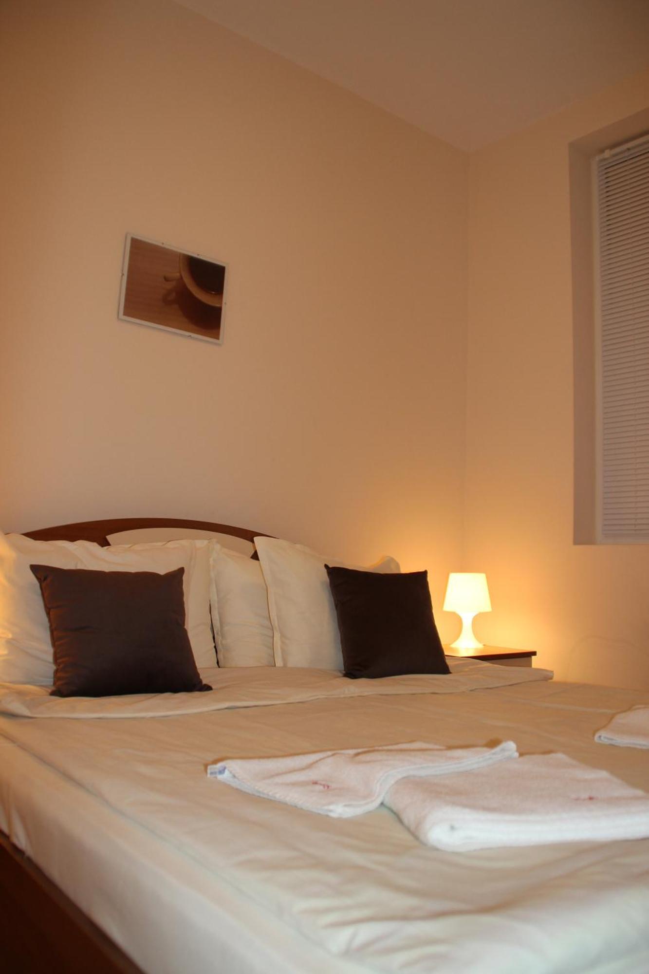 Charming One Bed Apartment 423 In Main Flora Building โบโรเวทส์ ภายนอก รูปภาพ