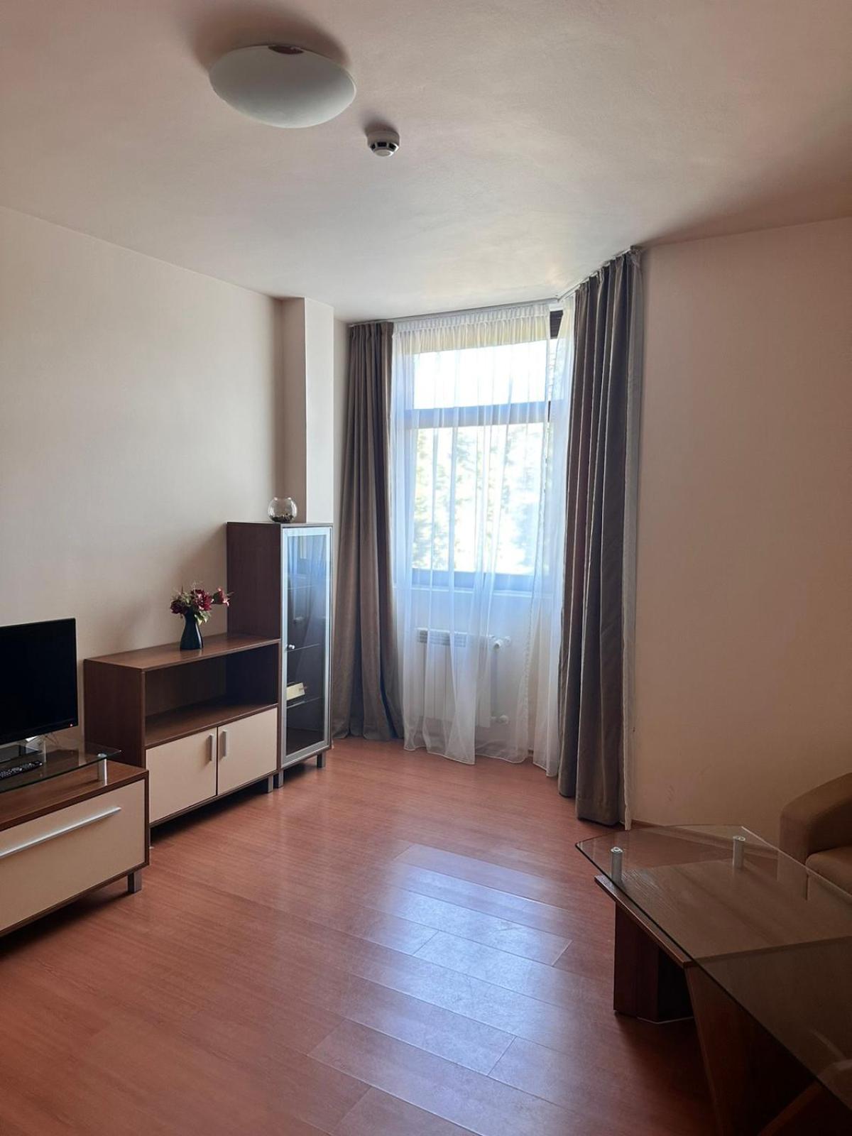 Charming One Bed Apartment 423 In Main Flora Building โบโรเวทส์ ภายนอก รูปภาพ