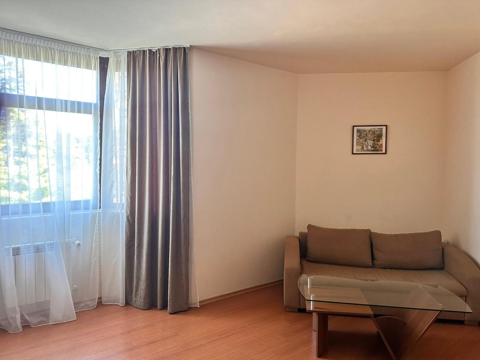 Charming One Bed Apartment 423 In Main Flora Building โบโรเวทส์ ภายนอก รูปภาพ