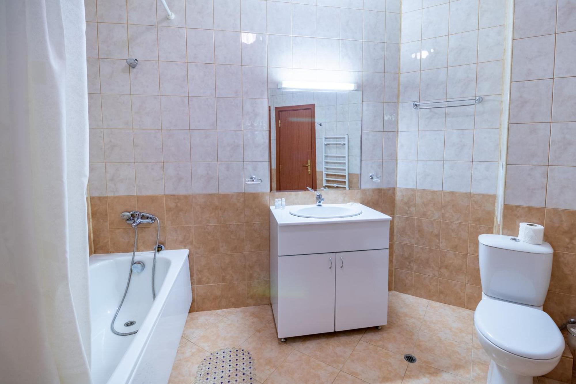 Charming One Bed Apartment 423 In Main Flora Building โบโรเวทส์ ภายนอก รูปภาพ