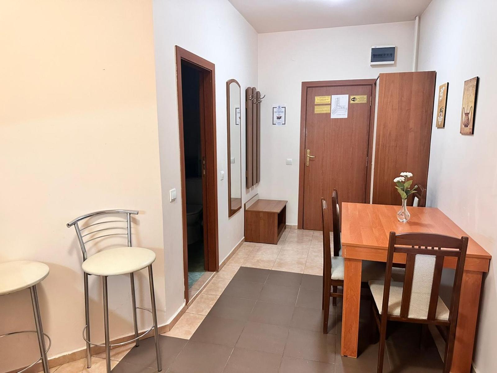 Charming One Bed Apartment 423 In Main Flora Building โบโรเวทส์ ภายนอก รูปภาพ