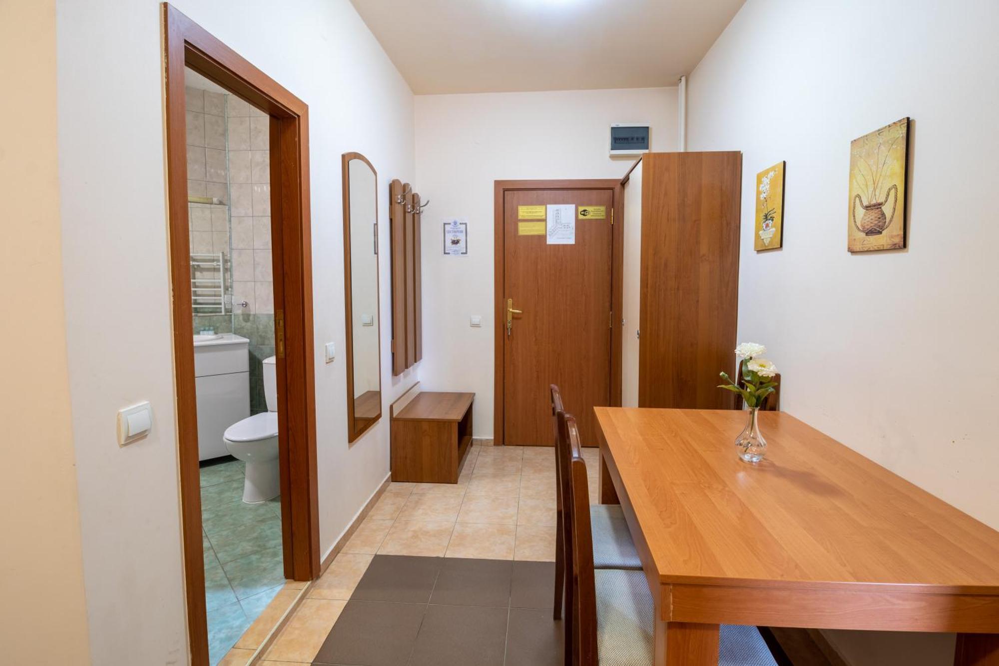Charming One Bed Apartment 423 In Main Flora Building โบโรเวทส์ ภายนอก รูปภาพ