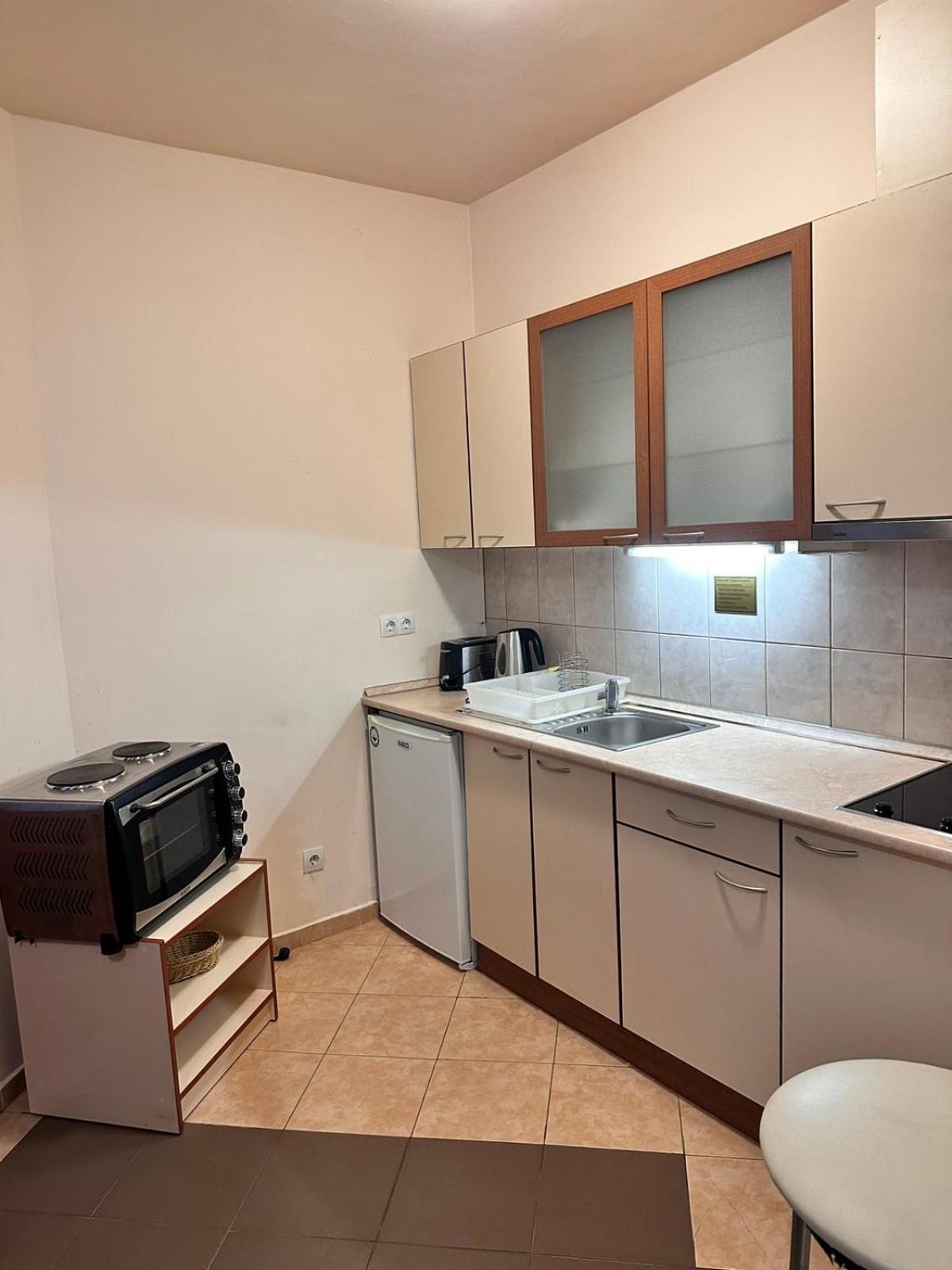 Charming One Bed Apartment 423 In Main Flora Building โบโรเวทส์ ภายนอก รูปภาพ